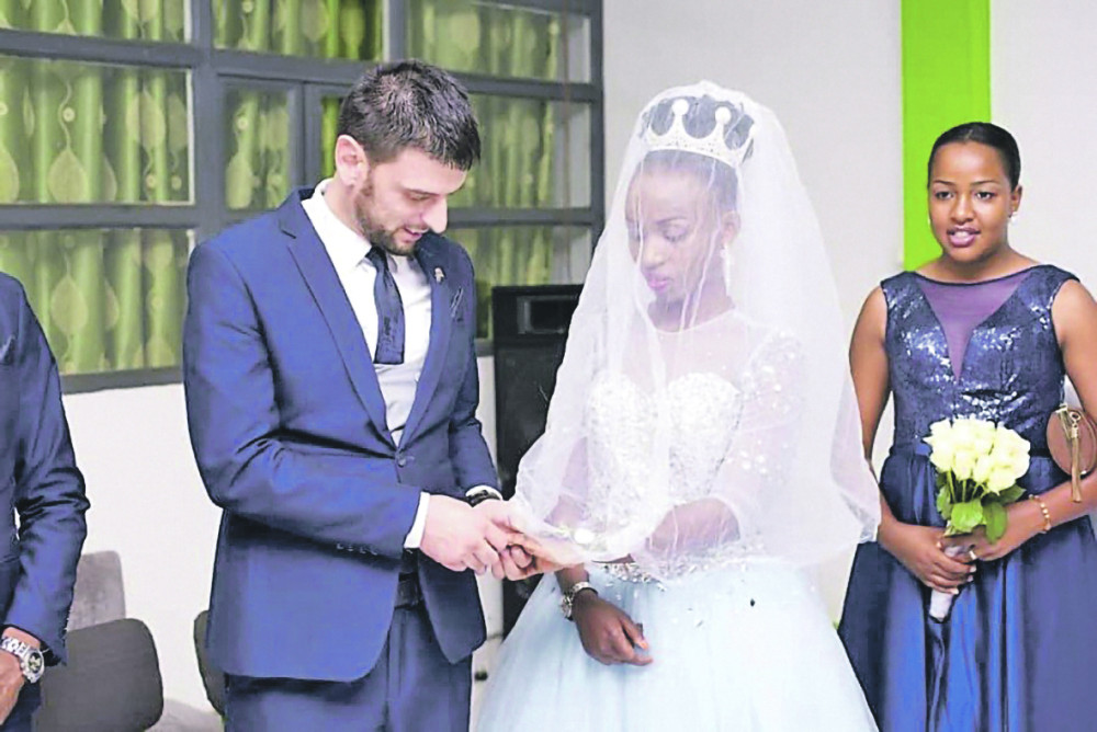 Bojan i Efrozina venčali se, ali moraju žive na dva kontinenta! Njihov brak koči država, zbog jednog propisa!