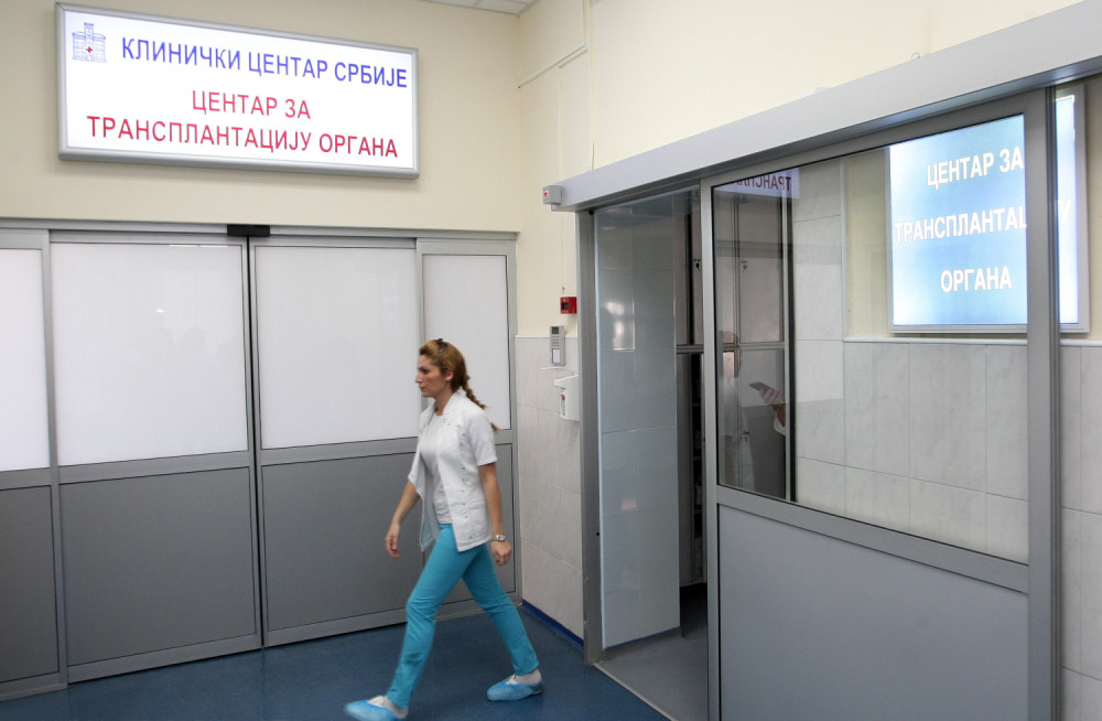 Bolnica u strahu posle surovog napada na doktorku: Bukvalno joj je počupao kosu s glave, vukao ju je po podu!