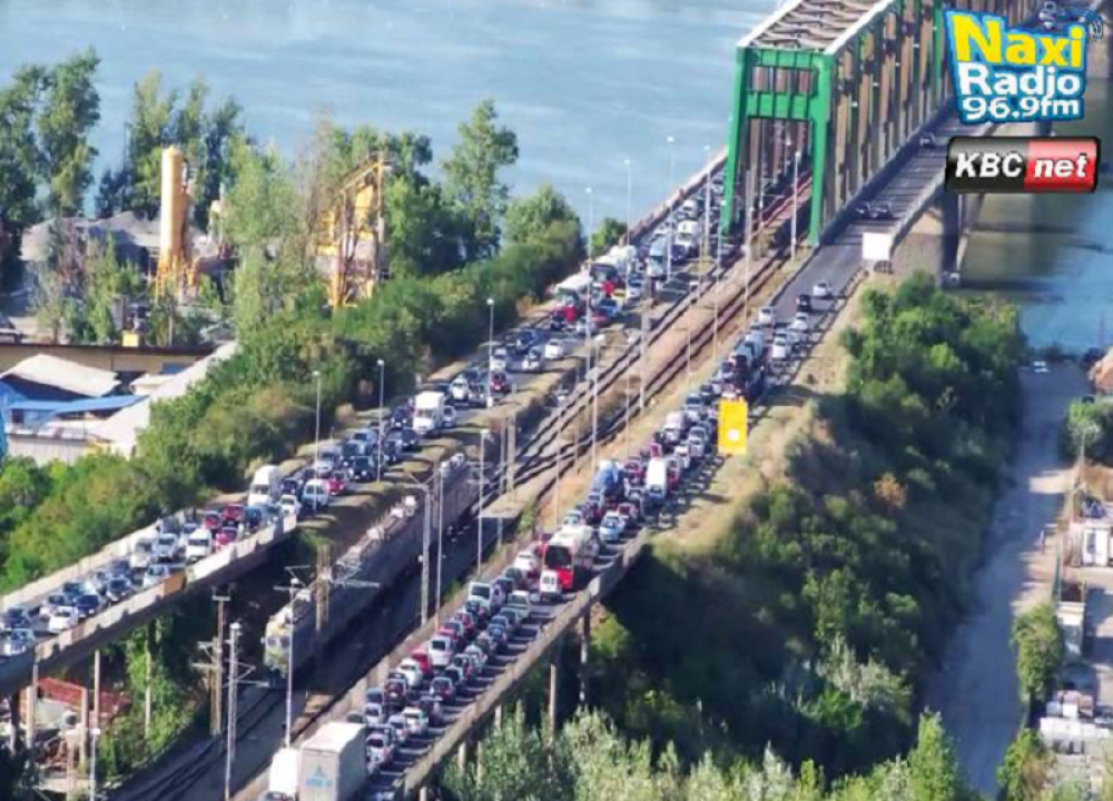 Ovo su heroji sa Pančevačkog mosta! Krenuli po pacijenta, pa porodili ženu