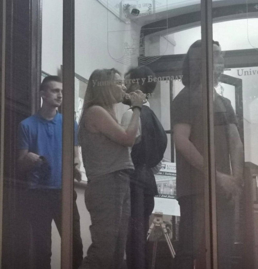 Draga rektorko, je li ovaj čovek iz opozicije ili ne?! (FOTO)