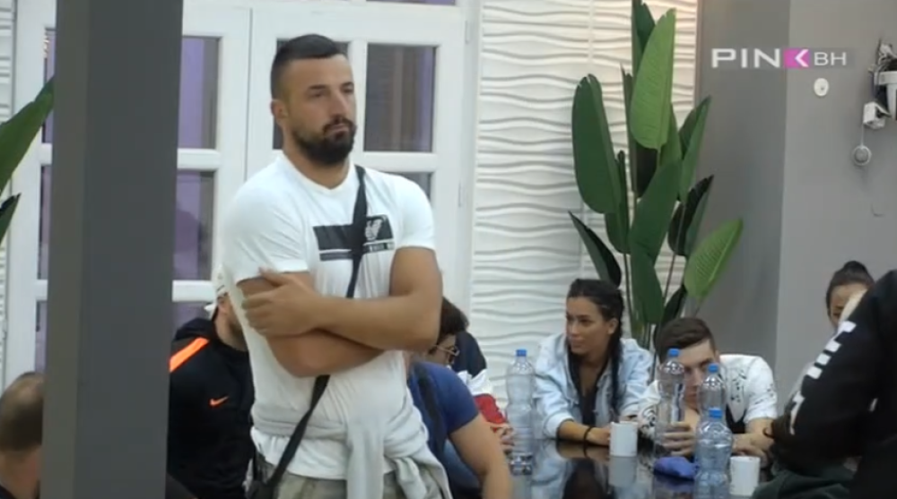 Vladimir Tomović se lečio kod psihijatra od homofobije! Sa knedlom u grlu otkrio sve detalje! (VIDEO)