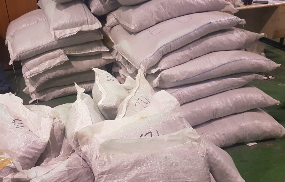 Pokušao da sakrije ono zabranjeno! Albanac "pao" sa velikim tovarom marihuane!