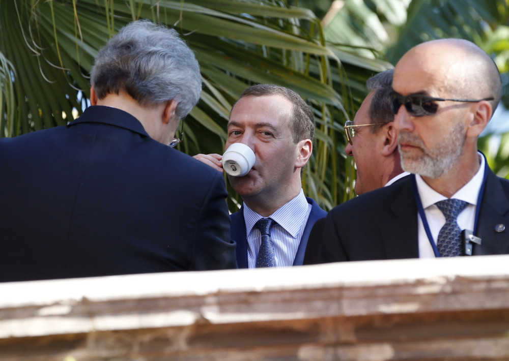 Medvedev je u opasnosti! Snajperisti postavljeni po krovovima, 5.000 policajaca na ulici, ruski specijalci raspoređeni!