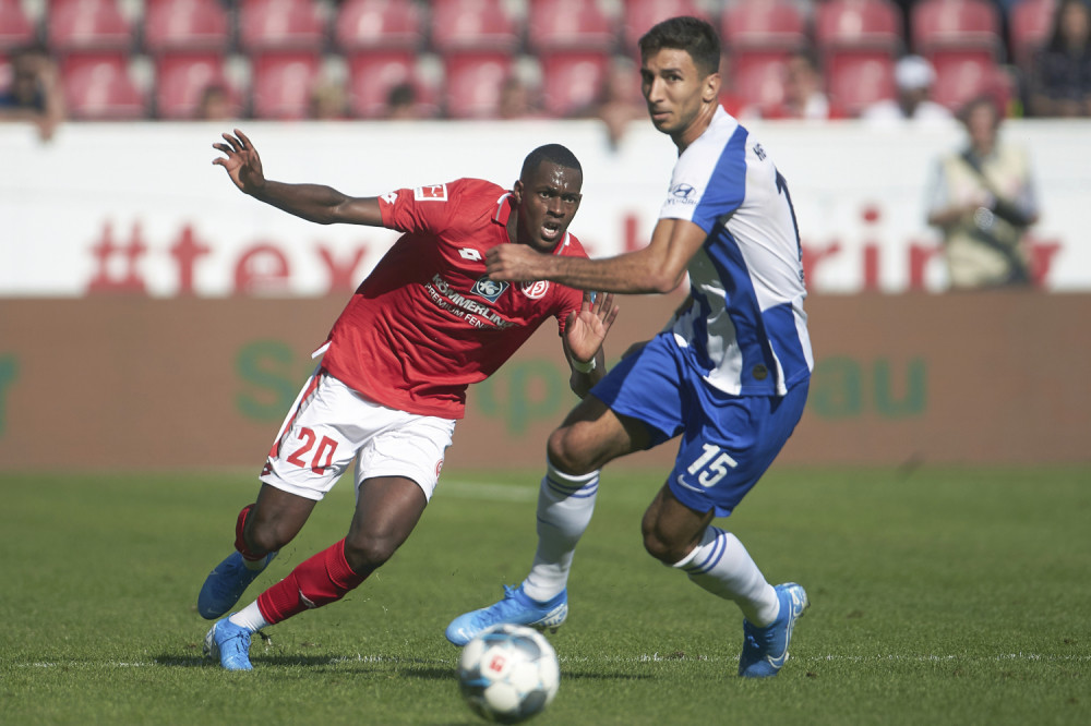 Grujićev gol nedovoljan za bod Herte, Subotić isključen