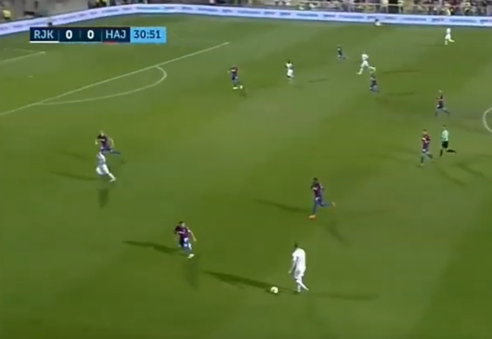 Torcida pretila bivšem igraču Hajduka sa "Srbine, čakija ti ne gine"! (VIDEO)