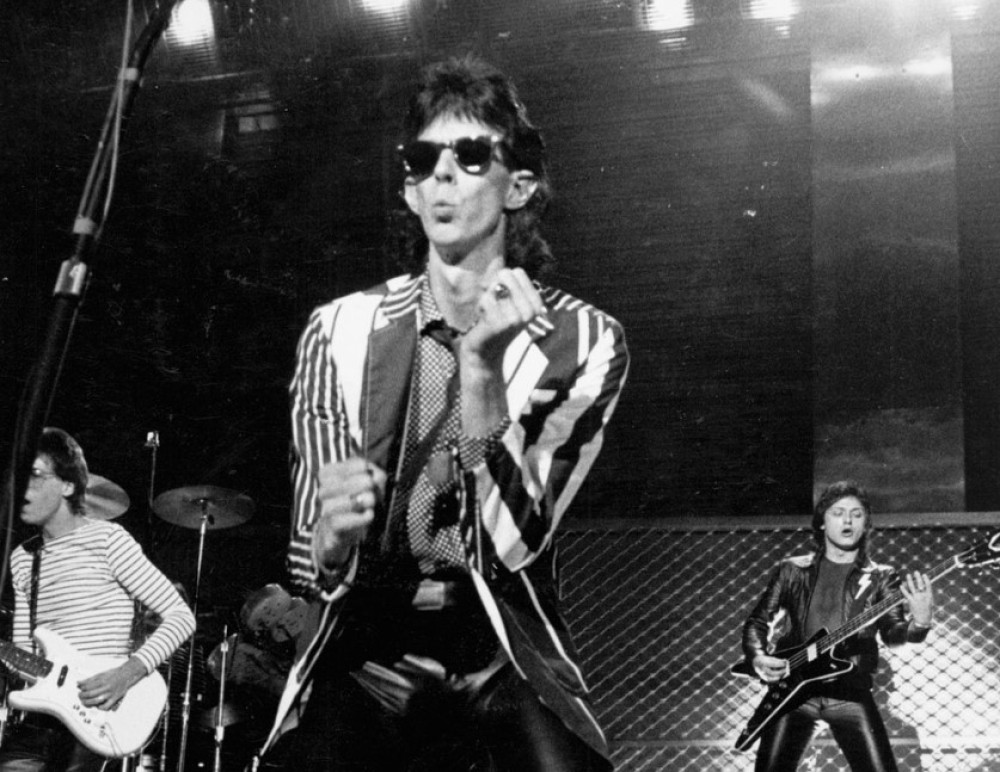 Poznati roker pronađen mrtav u svom stanu!