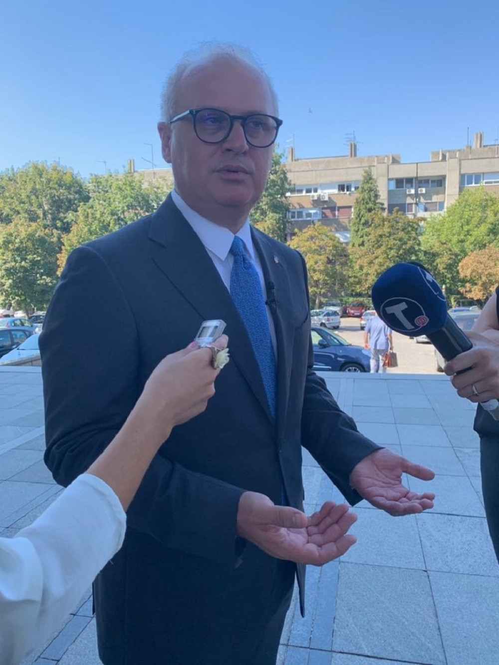 Topli napici za građane ispred kovid ambulanti