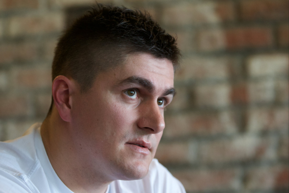 "Krive mene što je Darko bio drugi pik", Amerikanac godinama trpi pljuvanja jer je voleo Srbina (VIDEO)