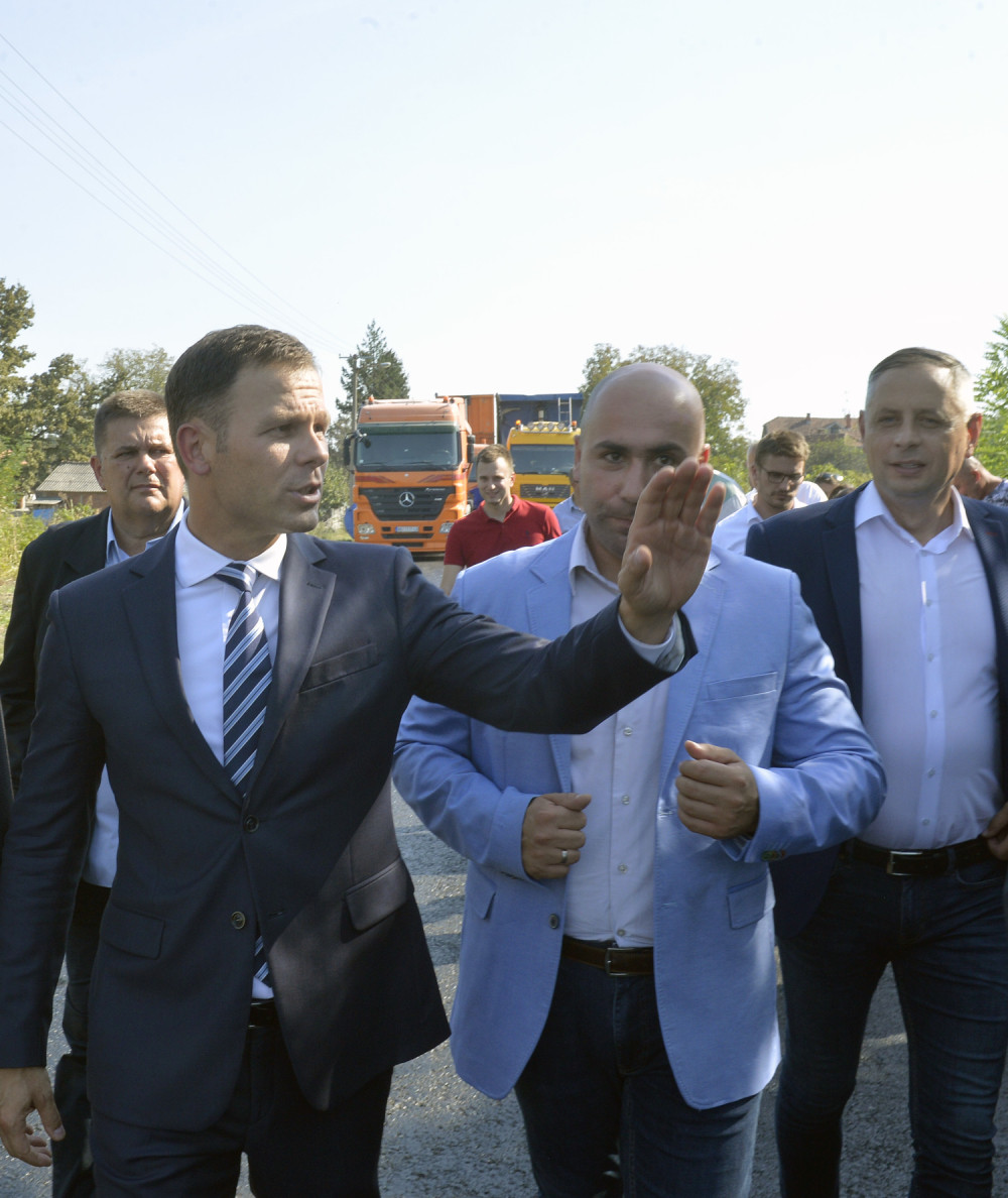 Lepa vest za zaposlene u susednim opštinama: Važna saobraćajnica će biti gotova u narednim danima (FOTO)