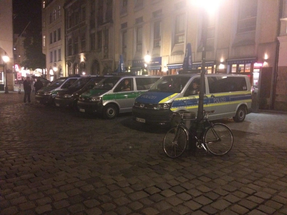 Policija patrolira ulicama Minhena! (FOTO)