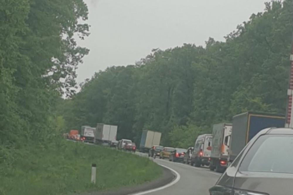 Ne idite nikako Ibarskom magistralom! Pojavilo se čudovište od 1.600 tona, vozači u panici