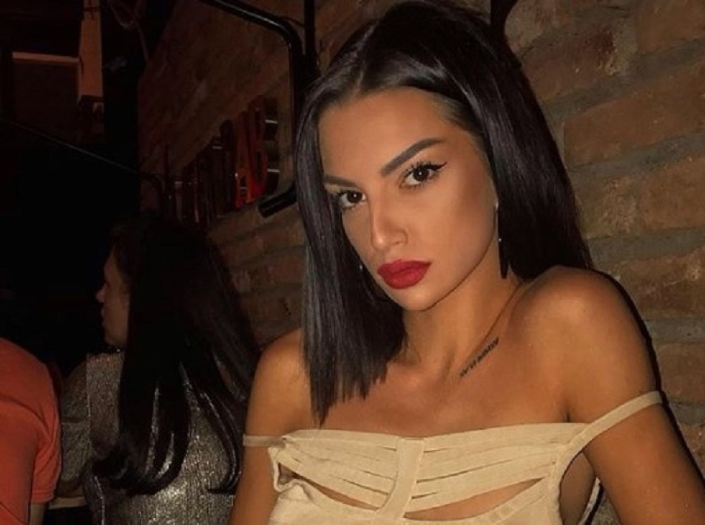 Tara Simov krije svoje zanimanje! Priča o modelingu, ali o ovom poslu mudro ćuti! (VIDEO)