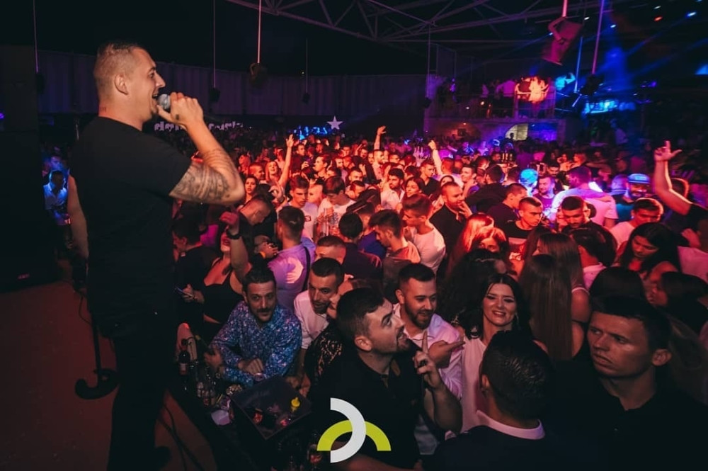 Amar Gile svojom pesmom zapalio Mostar!