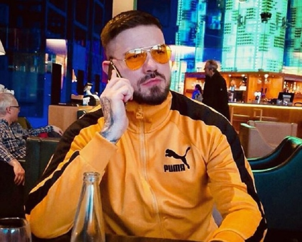 MC Stojan je odrastao u siromaštvu, za prvi spot je pozajmio novac, a devojke su mu dolazile glave