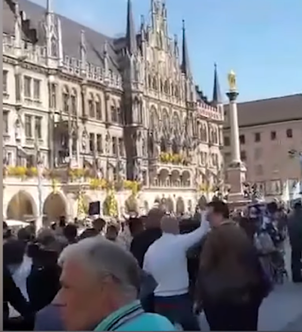 Postaje vruće! U Minhenu krenulo okupljanje "delija". Gradom grmi: "Zvezda, Zvezda!" (VIDEO)