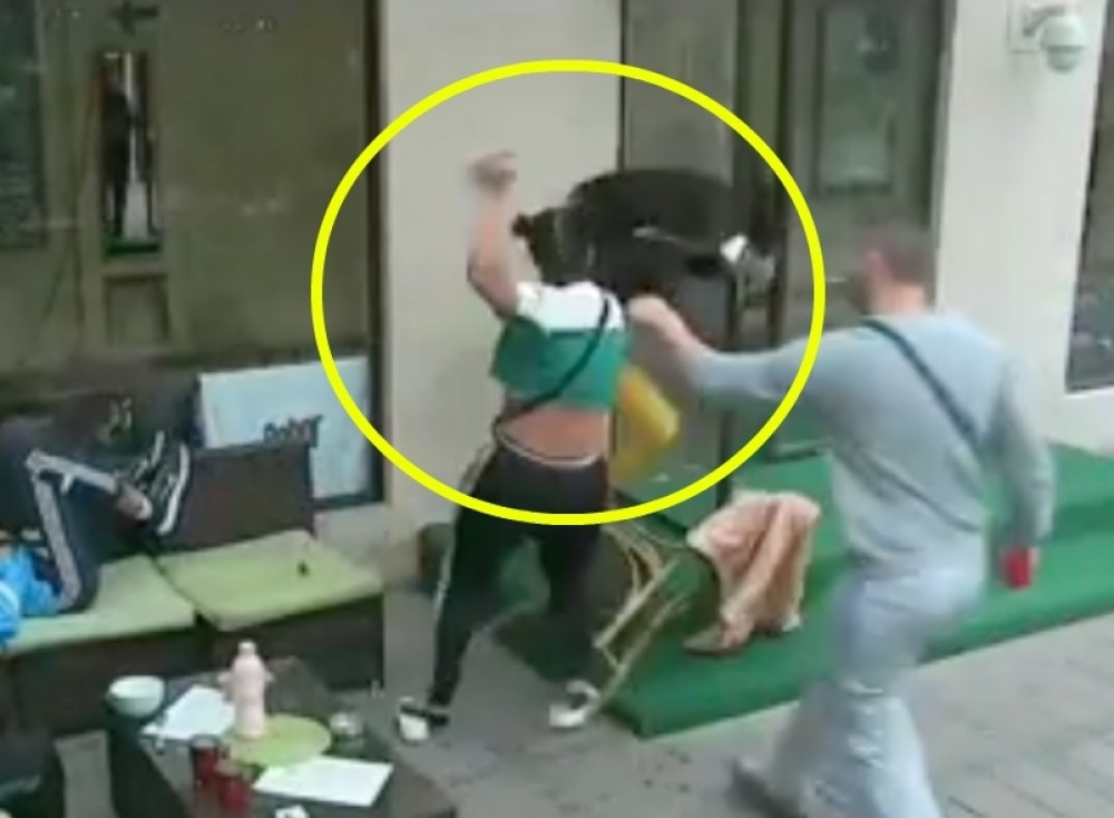 Devojke se ispolivale vrelom kafom, a onda krvnički udarale u glavu džezvom! Sledi izloacija! (VIDEO)