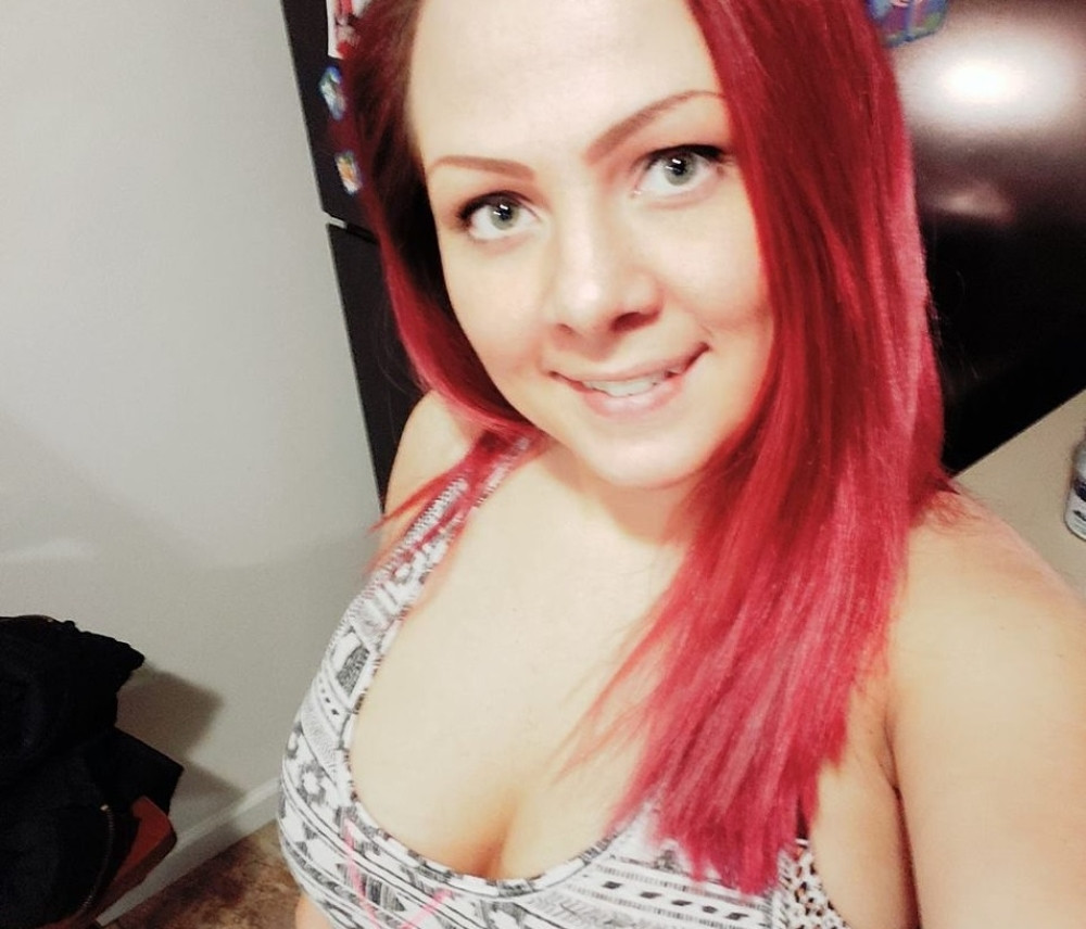 Vozila pijana, pa pred decom nudila policajcima s*ks! Kad su je priveli, podigla je majicu i uradila nešto gnusno! (FOTO)