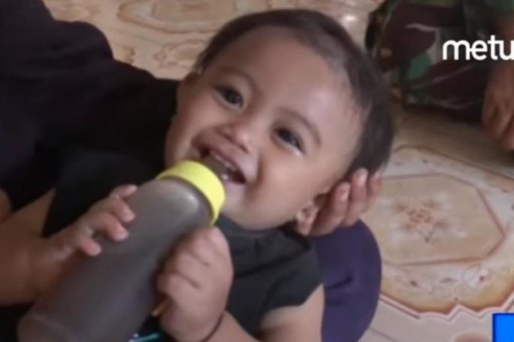 Anita svojoj ćerkici (1) svaki dan daje 1,5 litru kafe! Kad čujete razlog, skamenićete se! (VIDEO)