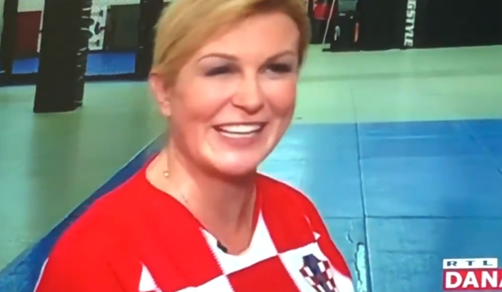 Kolinda kiksnula pred teškašem? Zatvorili se u sobu, kada su izašli njena majica je svima bila sumnjiva!