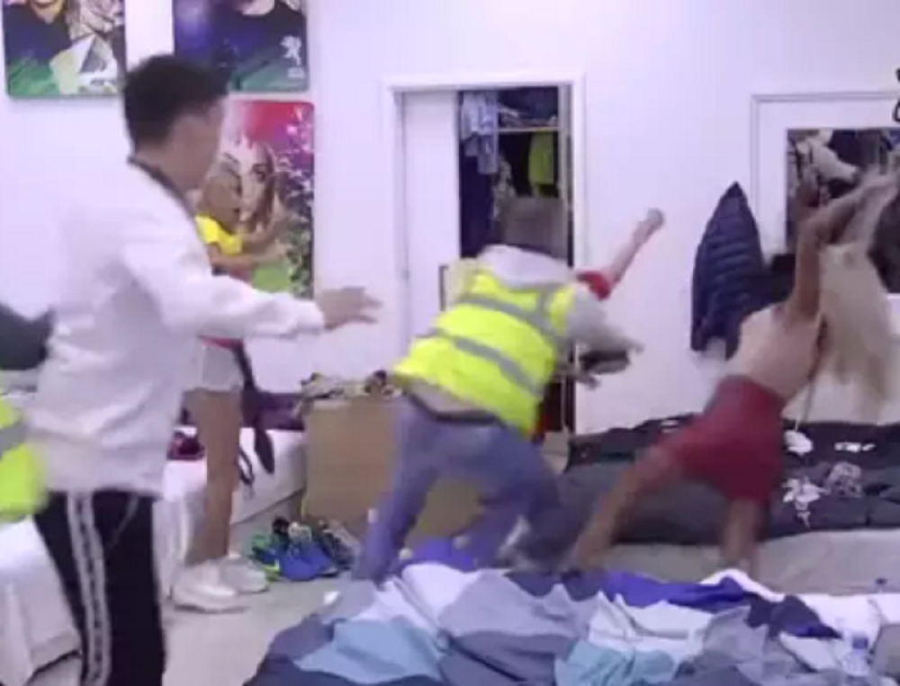 Tuča u Zadruzi! Izudarale jedna drugu, obezbeđenje uletelo!