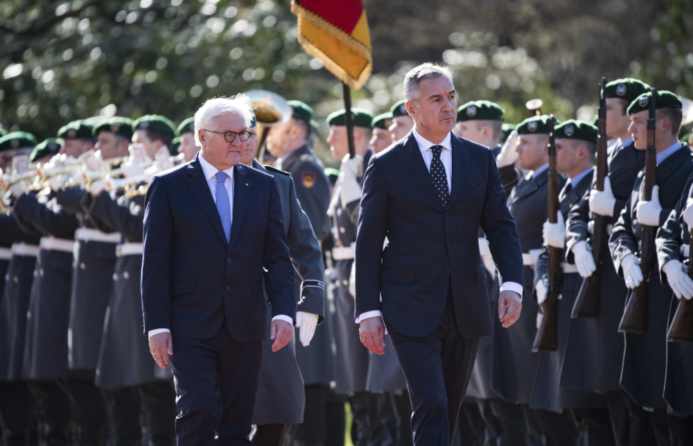 Za to vreme Đukanović i Marković pljuju im u lice - I to baš na Badnji dan!