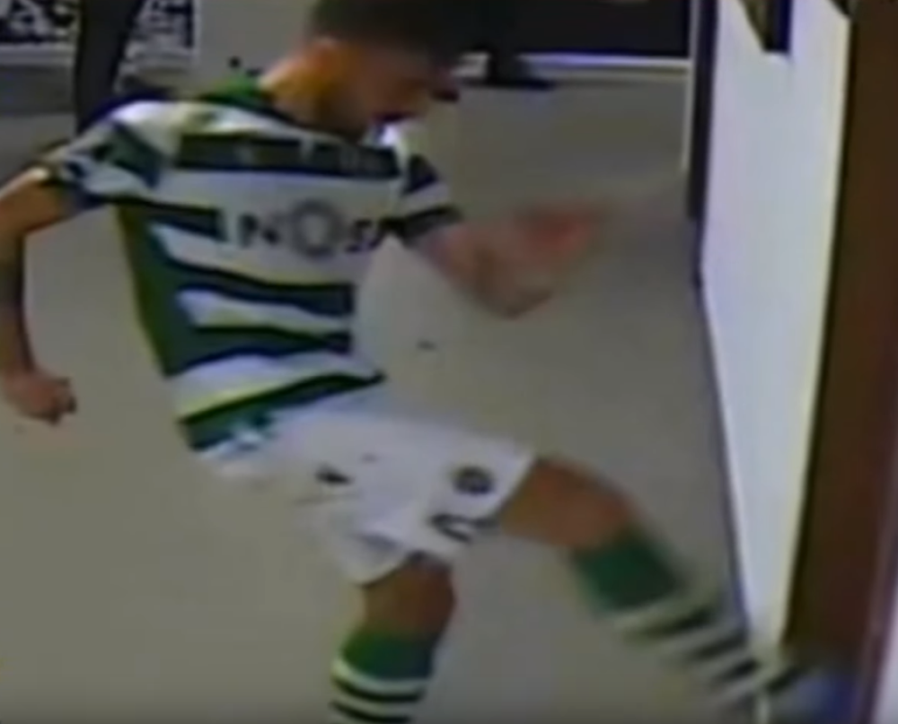 Žuta minuta fudbalera Sportinga, LOMIO sve po svlačionici zatim NASRNUO na obezbeđenje! (VIDEO)