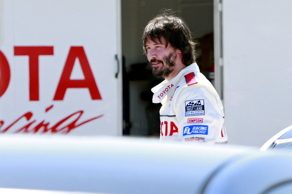 Kijanu Rivs uhvaćen sa devojkom Aleksandrom! Pokušali da se sakriju od paparaca, evo kako ona izgleda