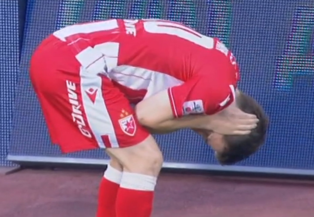 Začula se eksplozija, Marin se savio od bola i uhvatio za glavu!