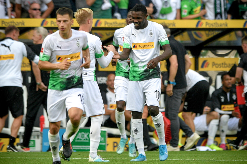 Preti da nadmaši oca - Preokrenuo rezultat za 20 minuta i postao glavna fudbalska tema (VIDEO)