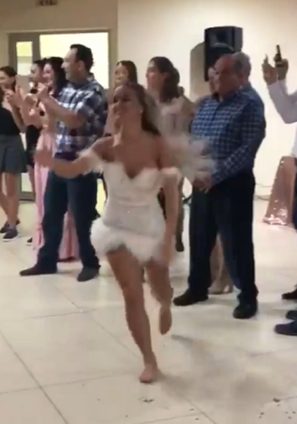 Svadba u porodici Džehverović! Verio ju je na neverovatan način, ovome se nije nadala! (video)