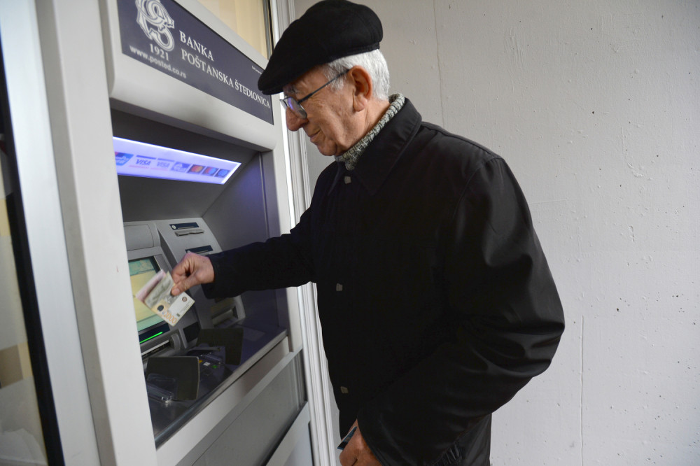 Penzije veće od januara! Evo na koliko povećanje može računati 1,7 miliona naših građana!