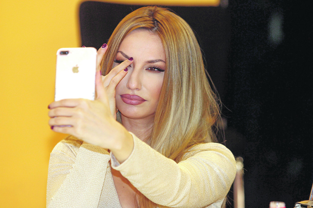 Pevačica Rada Manojlović priznala zbog koga je ove godine najviše plakala i sa kim bi se menjala na jedan dan (VIDEO)