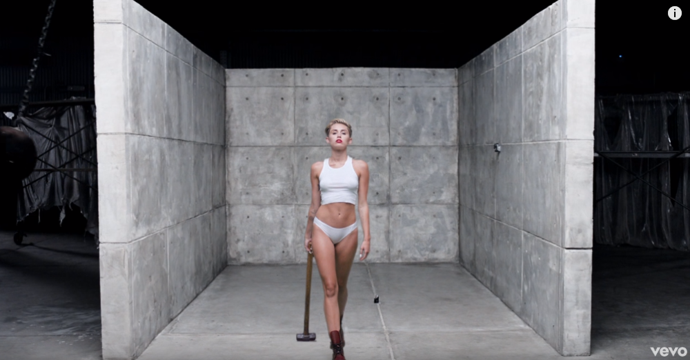 Pevačicu mesecima proganjao manijak, psihopata lišen slobode!