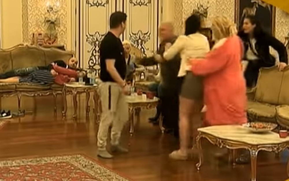 Kontroverzna učesnica pobegla iz Parova?! Čeka se saopštenje produkcije (FOTO)