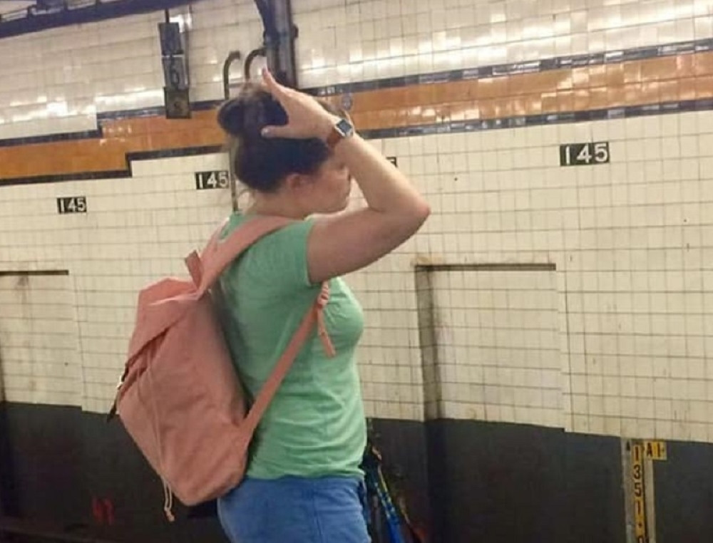 Trljaćete oči kad vidite donji deo fotografije! Niko ne veruje da je ovako izašla iz kuće! (FOTO)