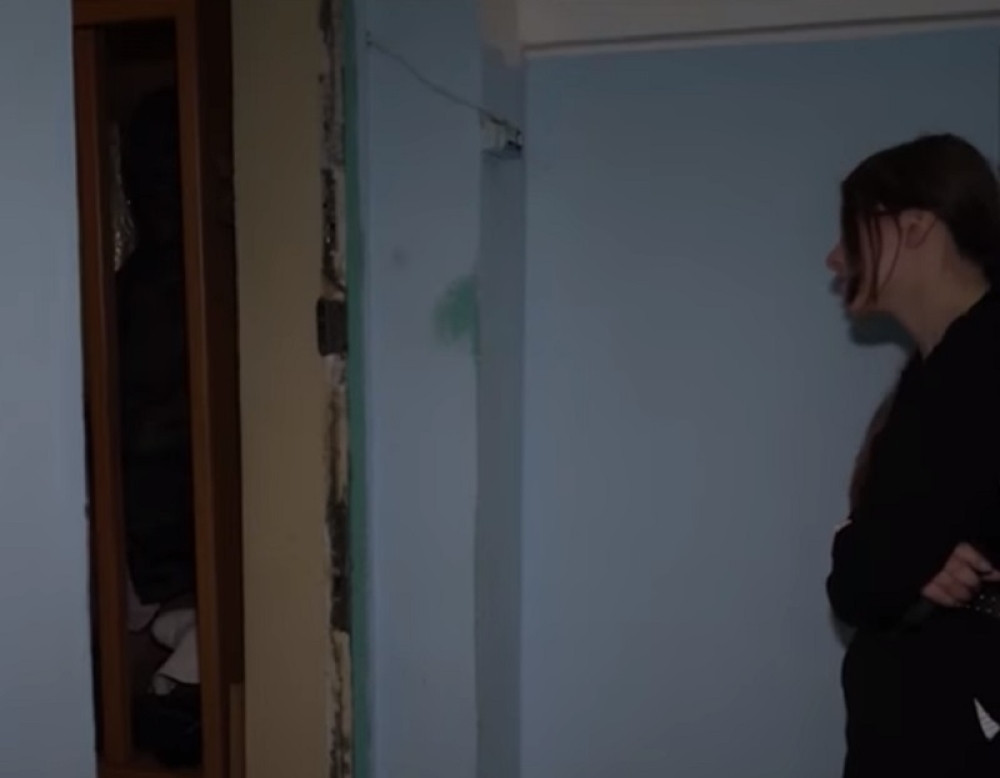 Držao ga kao se*sualnog roba, a kad je policija otkrila ko je još živeo sa njima, usledio je najveći šok! (VIDEO)