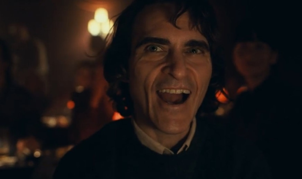 Hoakin Finiks kao misteriozni klovn u filmu koji pomera granice razuma