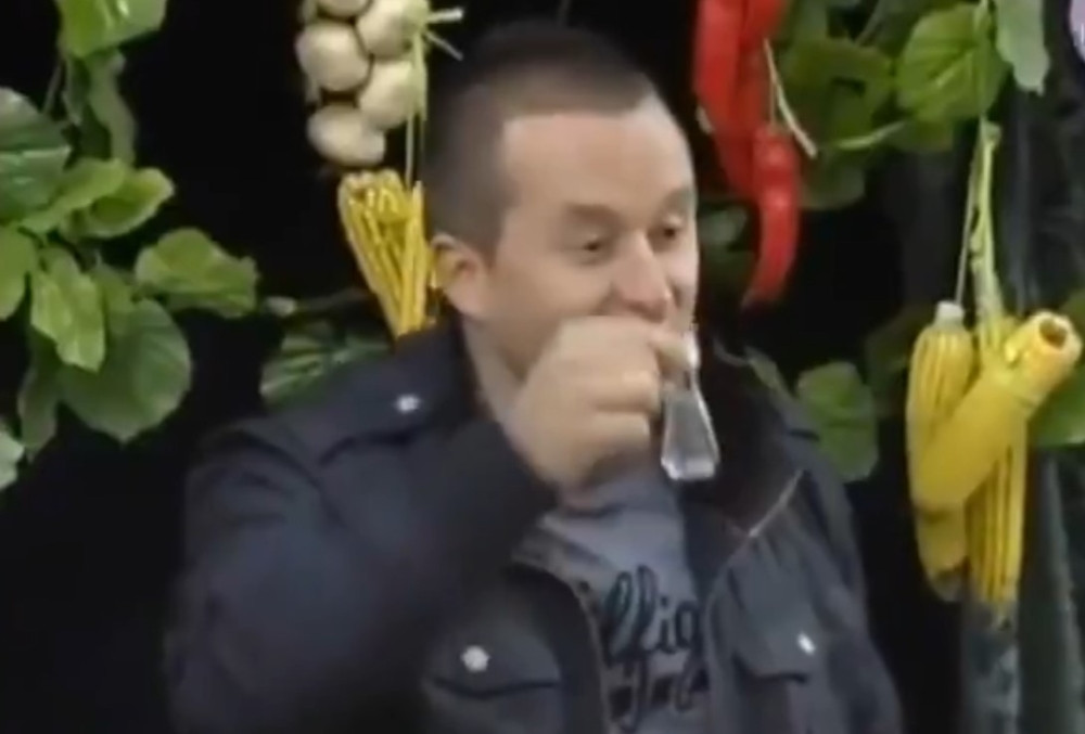 "Vreme kada je polupismeni taksista Ivan Ivanović učestvovao na Farmi koju je emitovala televizija Pink..." (VIDEO)