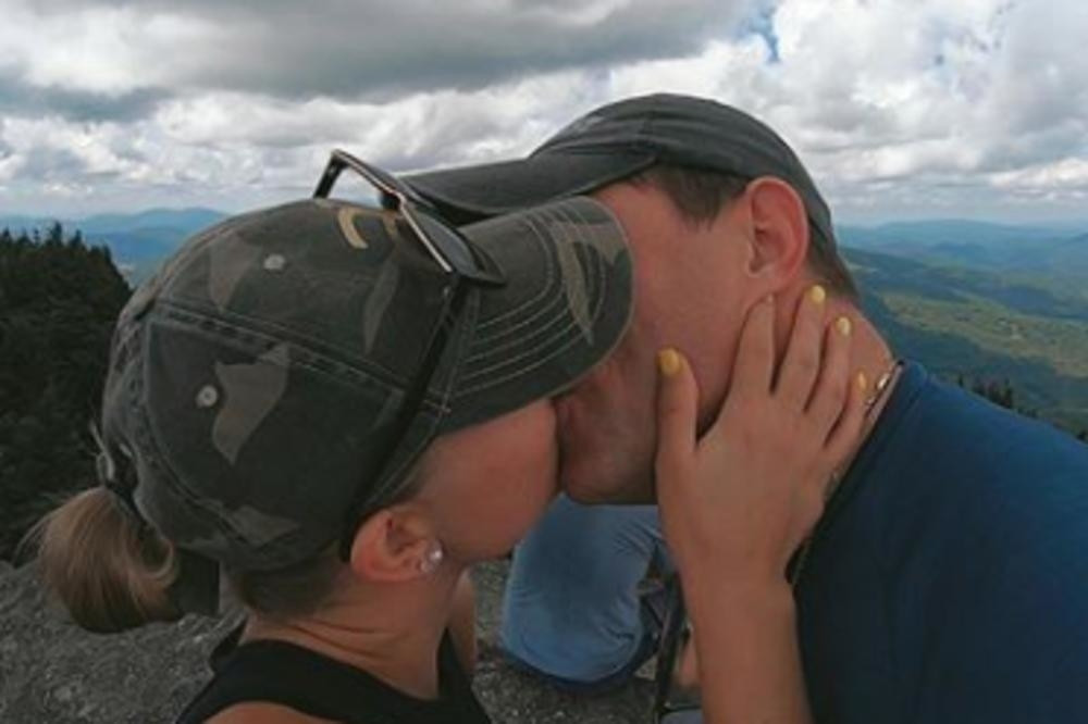 Upoznala Marka na svojoj svadbi pred očima muža! Niko nije slutio šta će na kraju uraditi