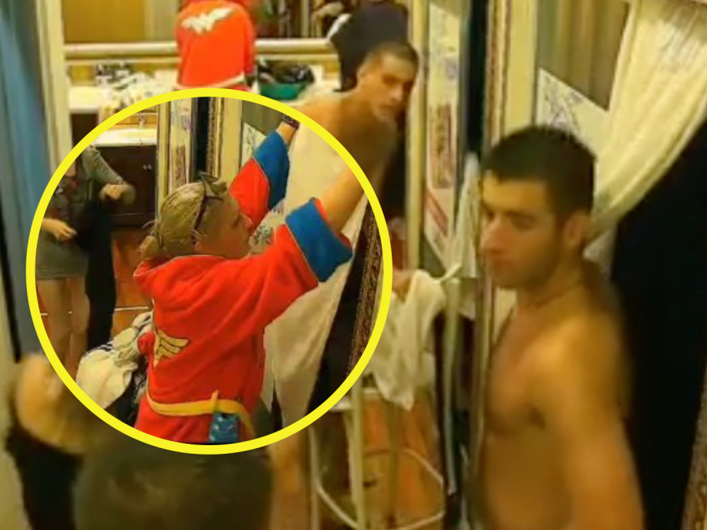 Dušan skinuo gaće i mamio Nevenu polnim organom! A onda je pala se*s akcija u tuš kabini! (VIDEO 18+)