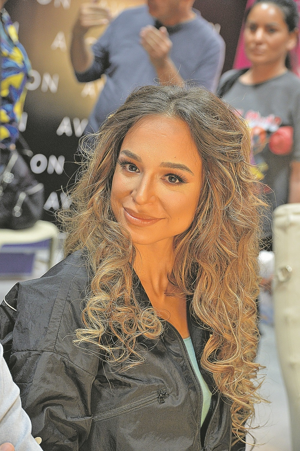 Edita više ne liči na sebe: Pevačica šokirala sve svojim izgledom (FOTO)