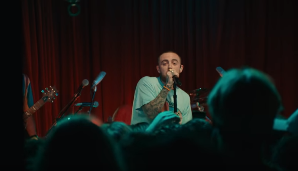 Poznati pevač pronađen mrtav u svom stanu, policija uhapsila 3 osobe!