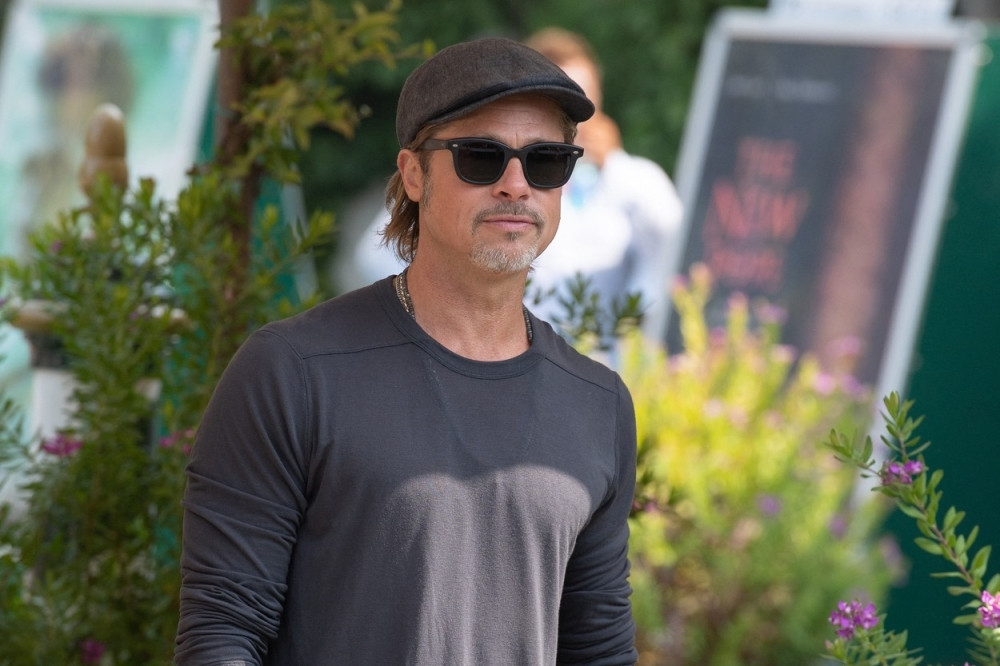 Bred Pit ima novu devojku! Svet bruji o onome što ga je privuklo kod nje! (FOTO)