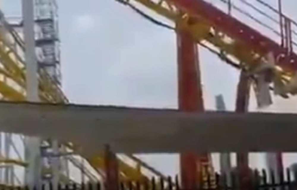 Rolerkoster iskočio iz šina, ima mrtvih i povređenih! (VIDEO)