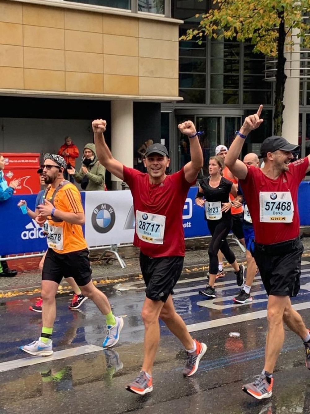 Siniša Mali istrčao maraton u Berlinu, evo koje je vreme postigao! (FOTO)