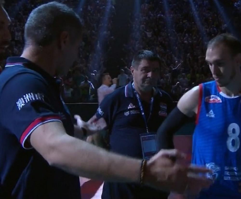 Selektor Srbije nije mogao da se suzdrži, uživo u programu zagrmeo: "Beži bre u pi*ku materinu" (VIDEO)