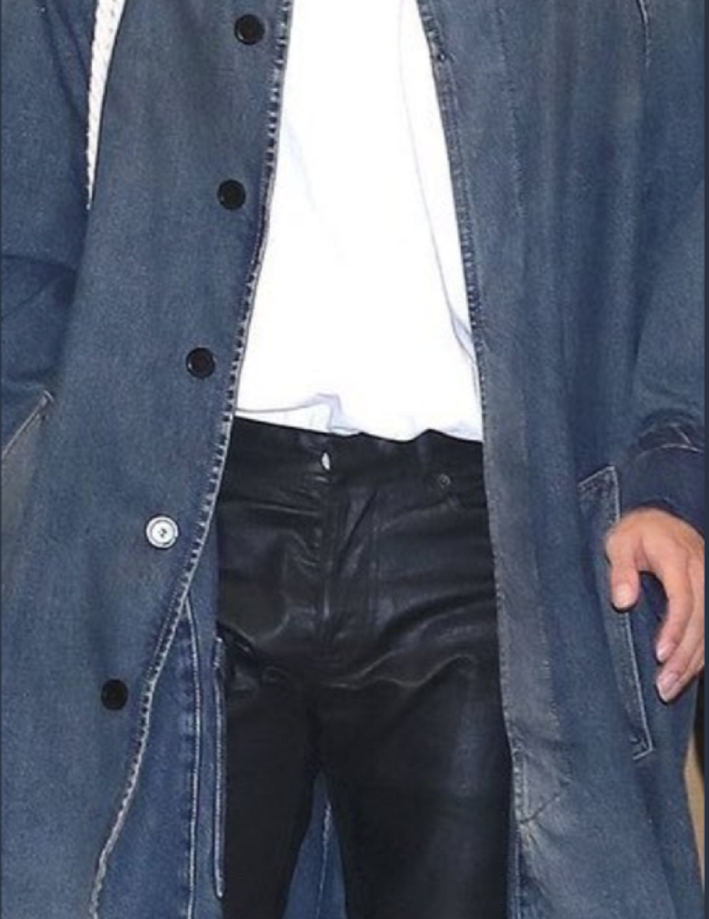 Bivši predsednik se utegao u kožne gaće: Tajna služba postaje malo nervozna!