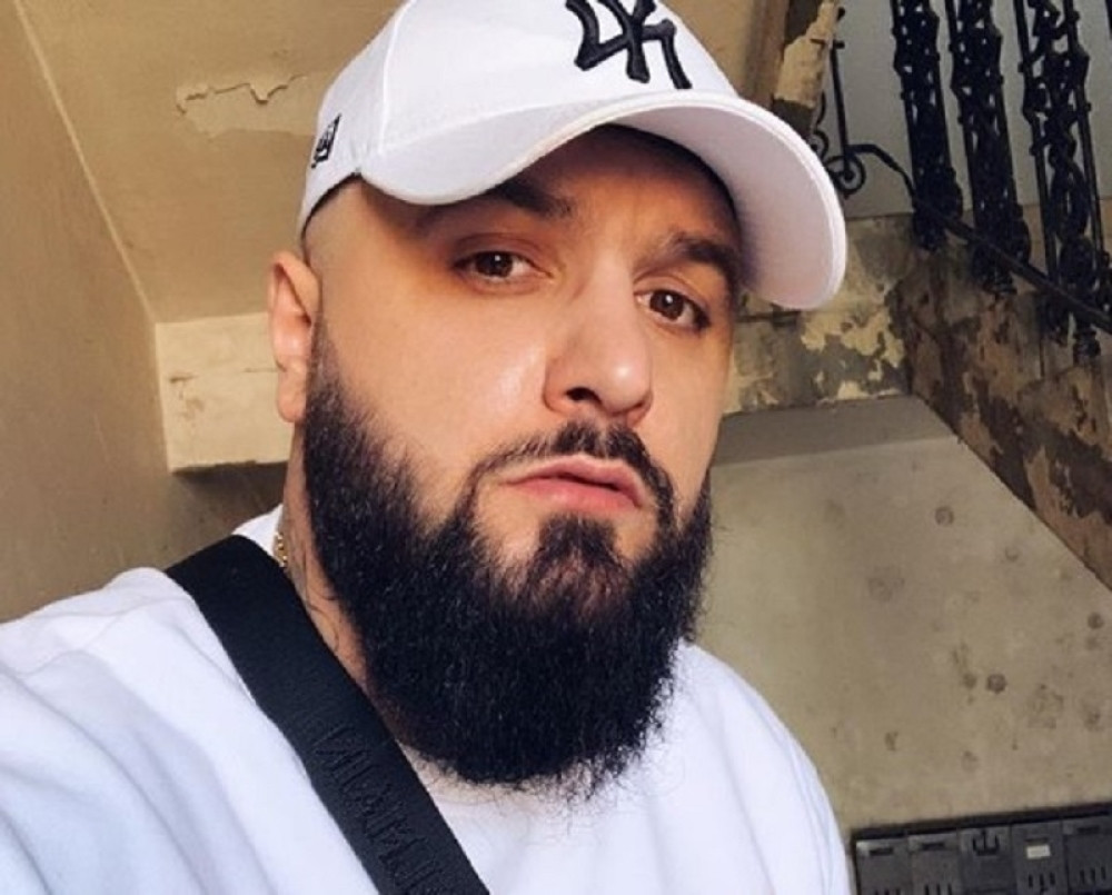 Isplivao snimak kako Buba Koreli sa prijateljima krvnički tuku mladića nasred ulice! (VIDEO)