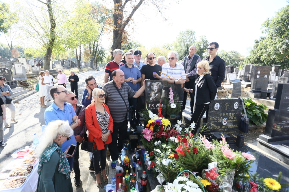 Održan pomen Tomi Zdravkoviću! Stegnuće vam se srce zbog jednog prizora na groblju! (FOTO)