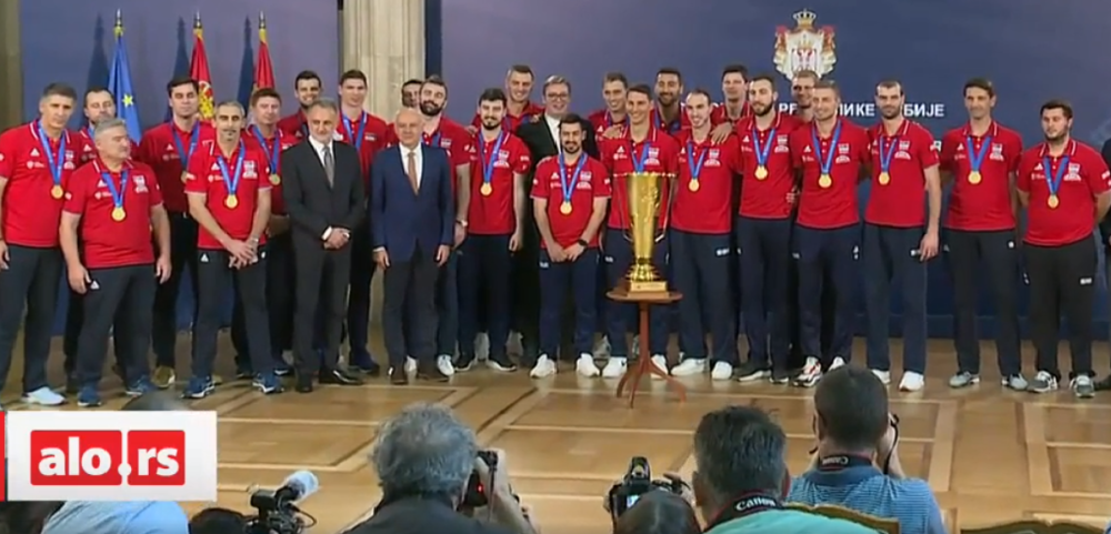 Vučić: Vi ste se borili kao lavovi, bilo je fantastično to gledati! (FOTO/VIDEO)